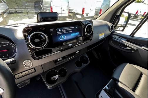 2025 Mercedes-Benz Sprinter 2500 Standard Roof
