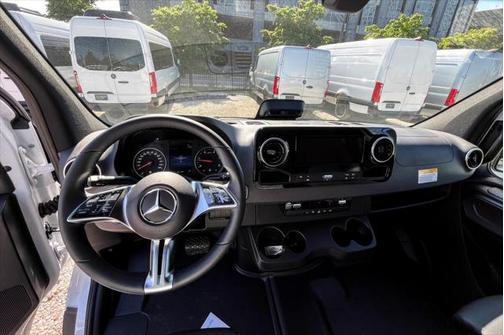 2025 Mercedes-Benz Sprinter 2500 Standard Roof