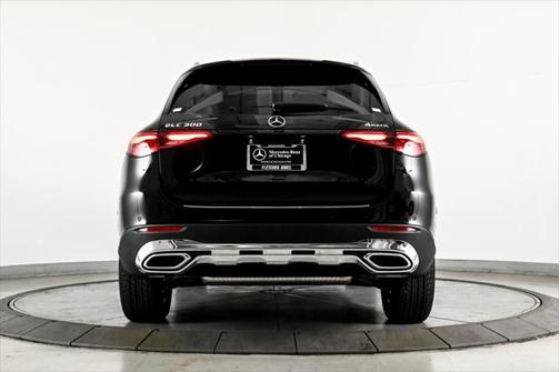 2025 Mercedes-Benz GLC 300 4MATIC