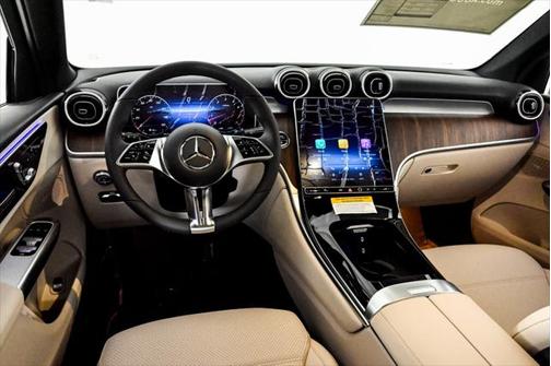 2025 Mercedes-Benz GLC 300 4MATIC