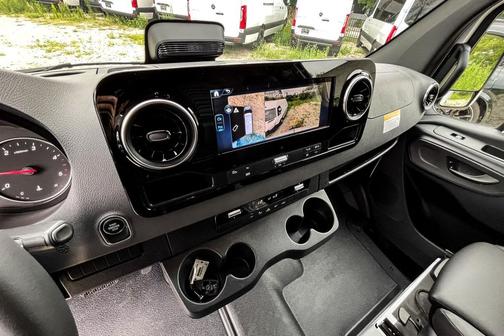 2025 Mercedes-Benz Sprinter 2500 Standard Roof