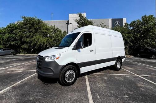 2024 Mercedes-Benz Sprinter 3500 Standard Roof