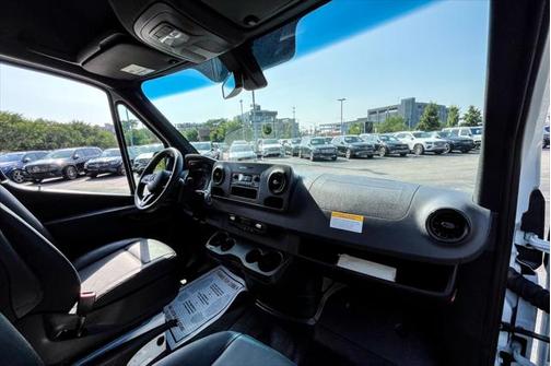 2024 Mercedes-Benz Sprinter 3500 Standard Roof