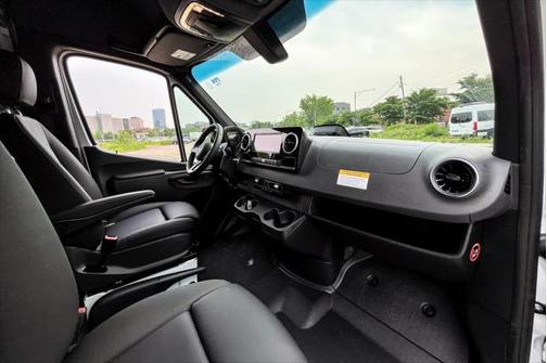 2025 Mercedes-Benz Sprinter 2500 Standard Roof