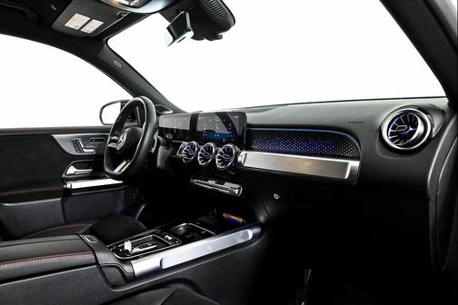 2025 Mercedes-Benz GLB 250 4MATIC