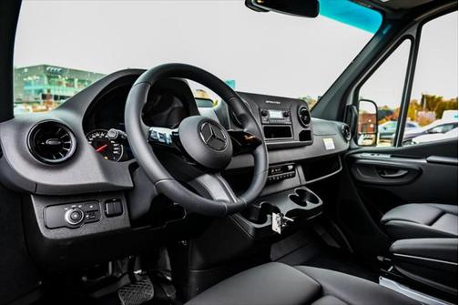 2025 Mercedes-Benz Sprinter 2500 High Roof
