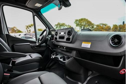2025 Mercedes-Benz Sprinter 2500 High Roof