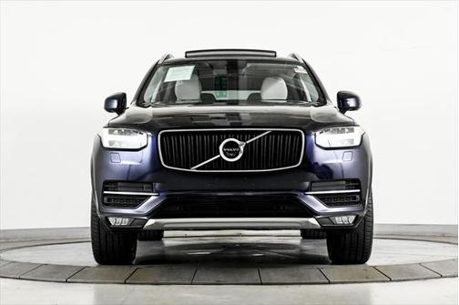 2019 Volvo XC90 T6 Momentum