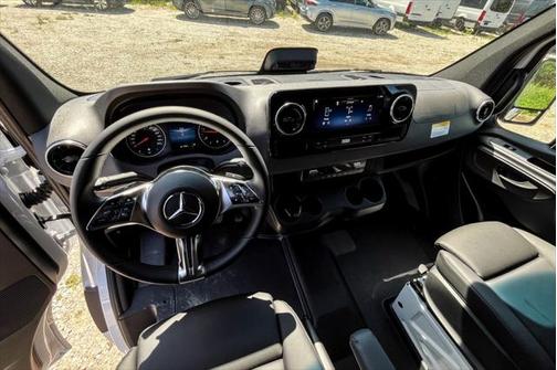 2025 Mercedes-Benz Sprinter 2500 High Roof
