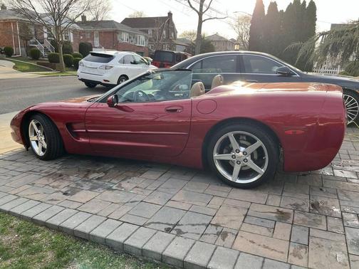 2000 Chevrolet Corvette Base