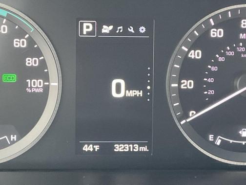 2016 Hyundai SONATA Hybrid SE