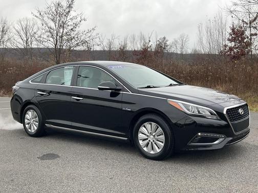 2016 Hyundai SONATA Hybrid SE