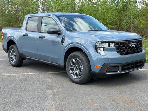 Azure Gray Metallic Tri-Coat 2026 Ford Maverick XLT