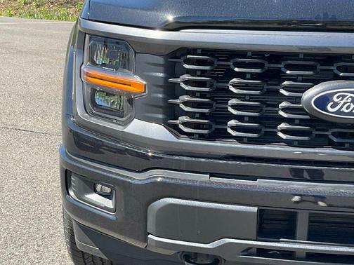 Agate Black Metallic 2026 Ford F-150 STX