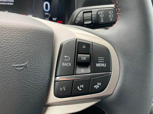 Space White Metallic 2026 Ford Explorer Active