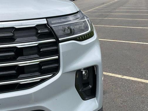 Space White Metallic 2026 Ford Explorer Active