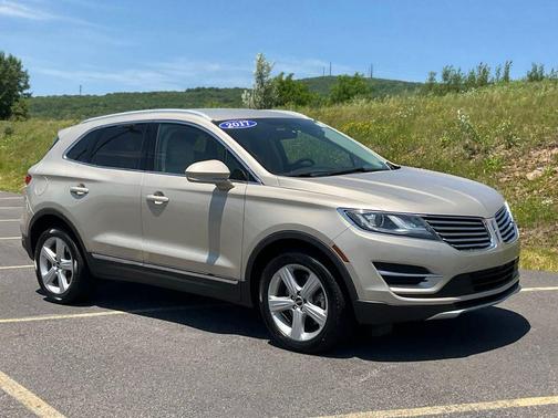 White Gold Metallic 2017 Lincoln MKC Premiere