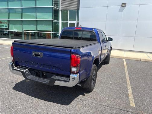 Blue Crush Metallic 2022 Toyota Tacoma SR5