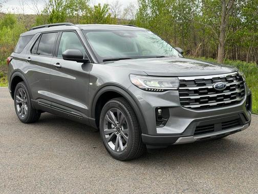 Carbonized Gray Metallic 2026 Ford Explorer Active