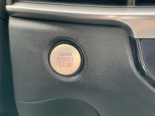 Glacial White Pearl 2025 Kia Sorento S