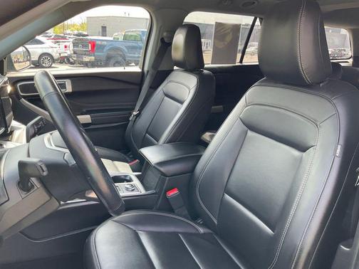 Carbonized Gray Metallic 2022 Ford Explorer XLT