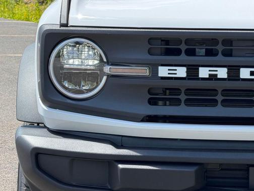 Oxford White 2026 Ford Bronco Big Bend
