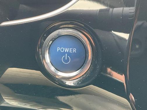 2021 Toyota Prius XLE