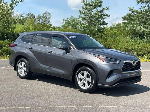 Magnetic Gray Metallic 2021 Toyota Highlander L