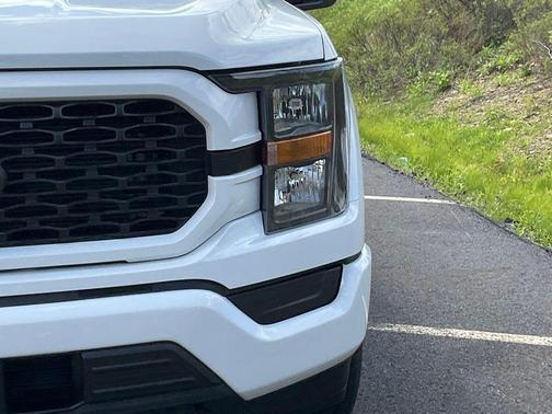 Oxford White 2023 Ford F-150 XL