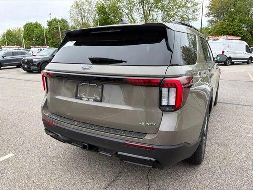 Marsh Gray 2026 Ford Explorer ST-Line