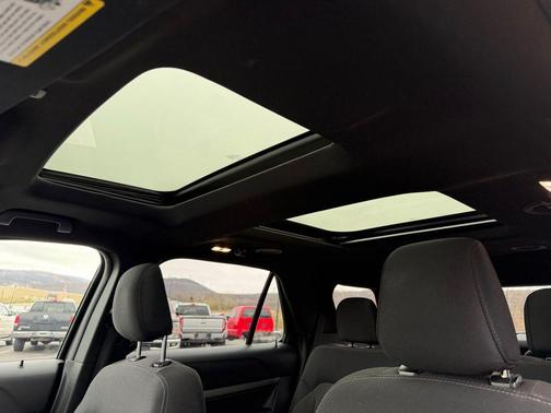 Magnetic 2019 Ford Explorer XLT