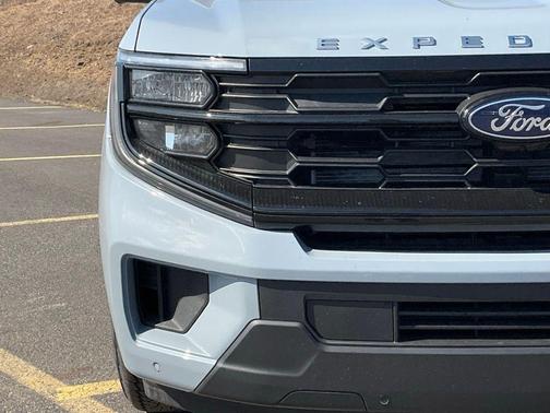 Glacier Gray Metallic Tri-Coat 2026 Ford Expedition Max Active 4x4