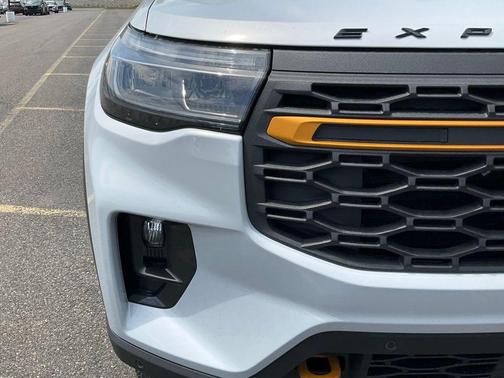 Space White Metallic 2026 Ford Explorer Tremor