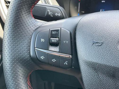 Gray Metallic 2025 Ford Escape ST-Line Select