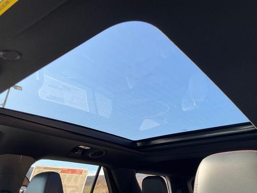 Star White Metallic Tri-Coat 2026 Ford Explorer ST