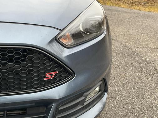 2018 Ford Focus ST 