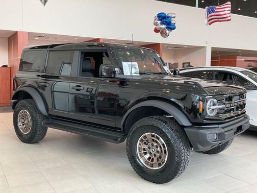 Shadow Black 2026 Ford Bronco Outer Banks