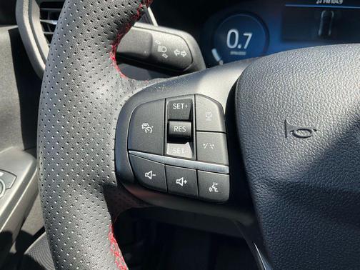 Star White Metallic Tri-Coat 2023 Ford Escape ST-Line Elite