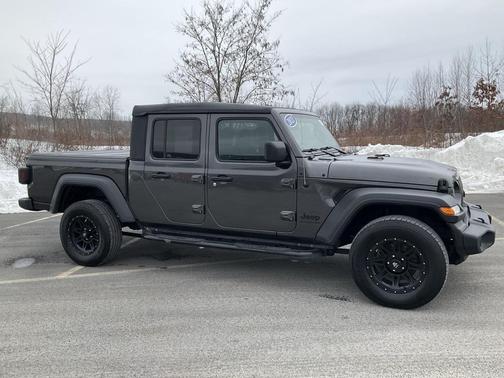 2021 Jeep Gladiator Sport