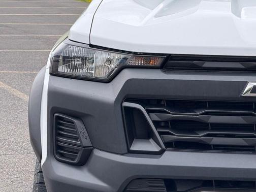 Summit White 2024 Chevrolet Colorado Trail Boss