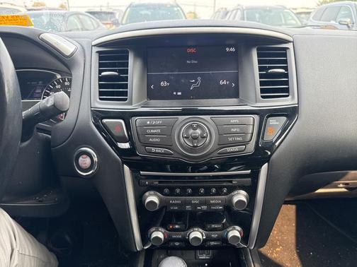 2019 Nissan Pathfinder SV