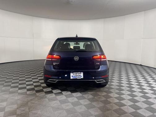2018 Volkswagen Golf TSI SE