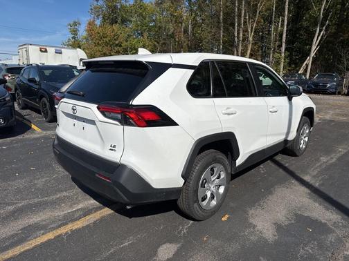 2022 Toyota RAV4 LE