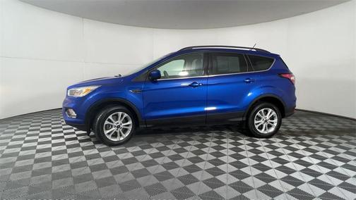 Photo 4 of 25 of 2018 Ford Escape SE