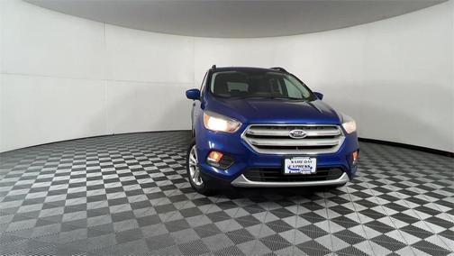 Photo 2 of 25 of 2018 Ford Escape SE