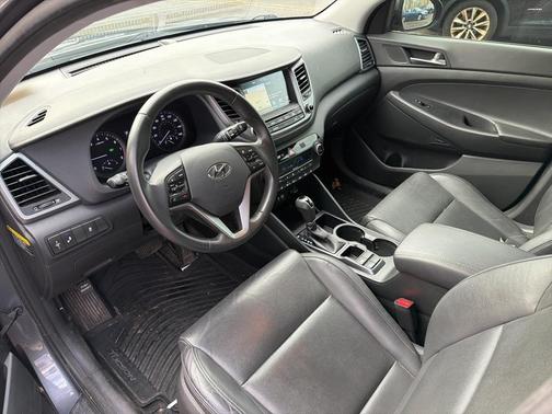 2017 Hyundai TUCSON SE Plus