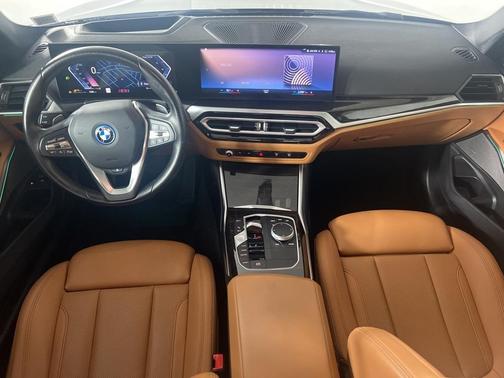 2023 BMW 330e xDrive