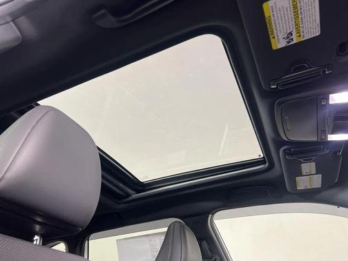 Crystal White Pearl 2025 Subaru Forester Touring