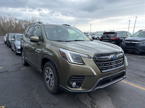 Brown 2022 Subaru Forester Premium