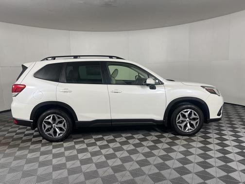 2023 Subaru Forester 2.5i Premium